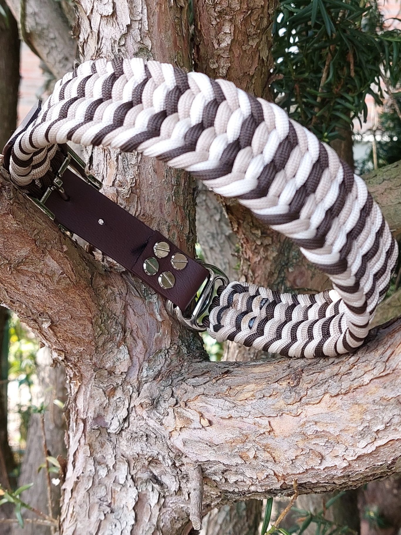Halsband "Trilo"
